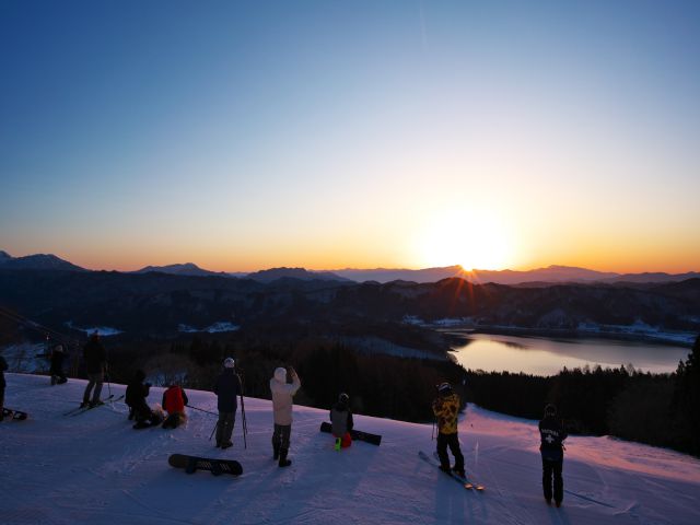 西日本からスキーのツアーに行く
